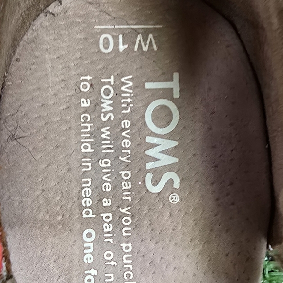 TOMS | NEON CROCHETED CROSS STRAP CORK WEDGE SANDALS - Picture 16 of 16